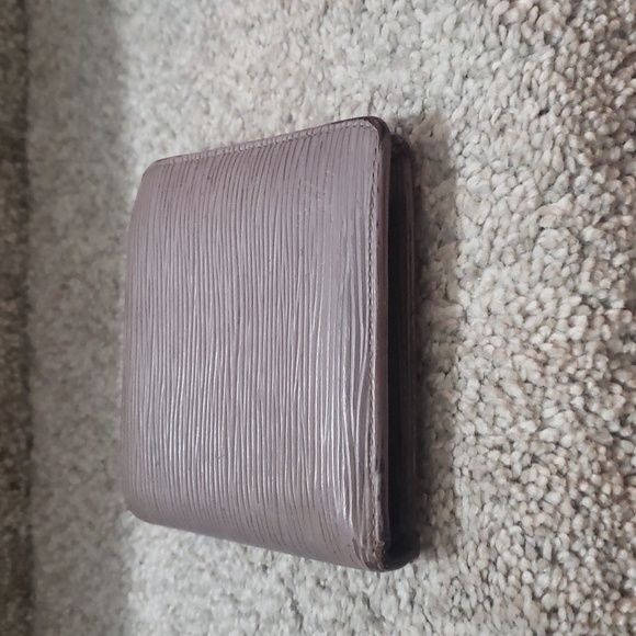 Louis Vuitton Grey Epi bifold wallet Authentic - Picture 4 of 10